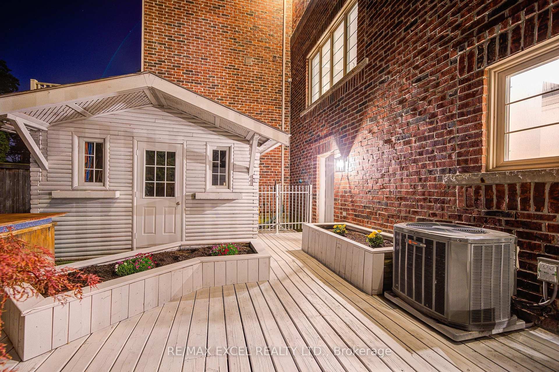 144 Chapman Court photo 48