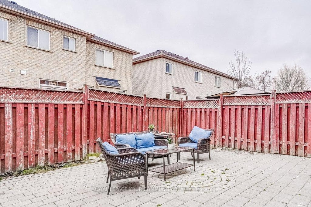 115 Wildberry Crescent photo 39