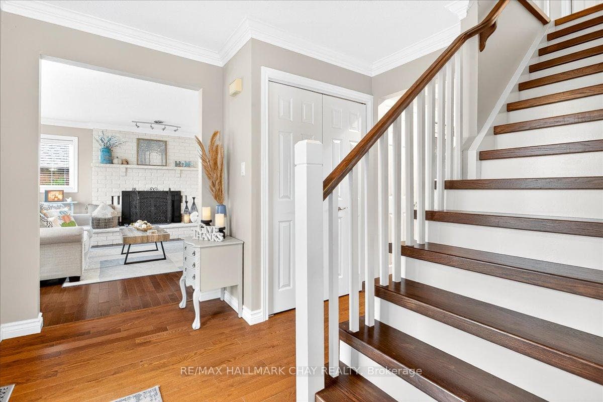 35 Howard Drive photo 20