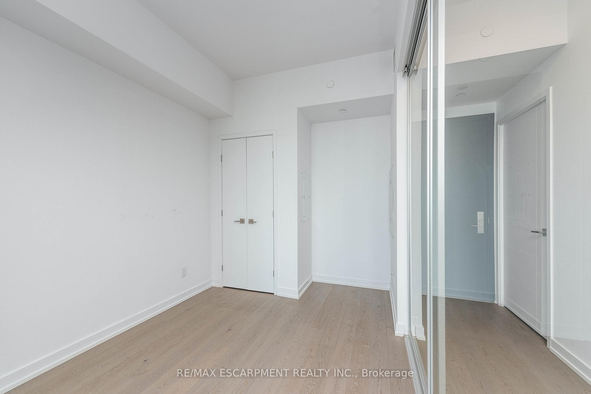 488 University Avenue Unit 4305 photo 8