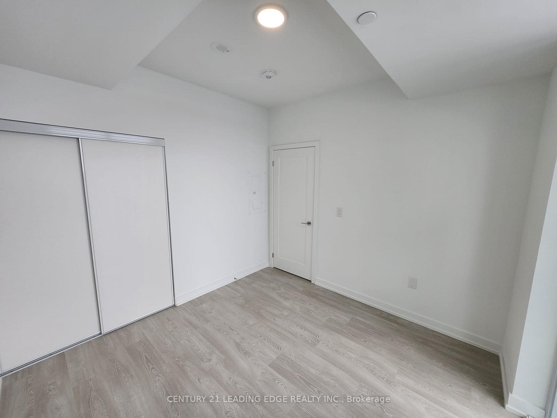 9763 Markham Road Unit 1612 photo 13