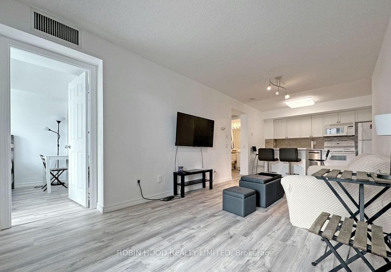 30 Harrison Garden Boulevard Unit 30 photo 10