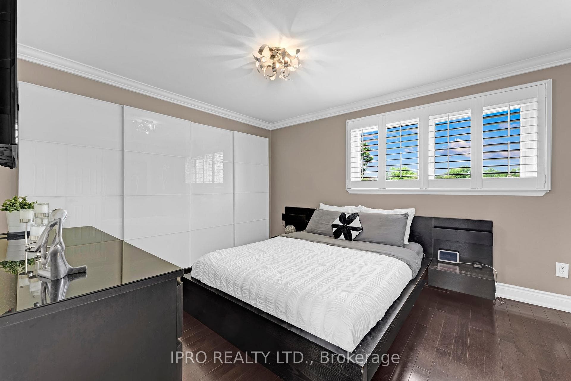 20 Ferndale Crescent photo 9