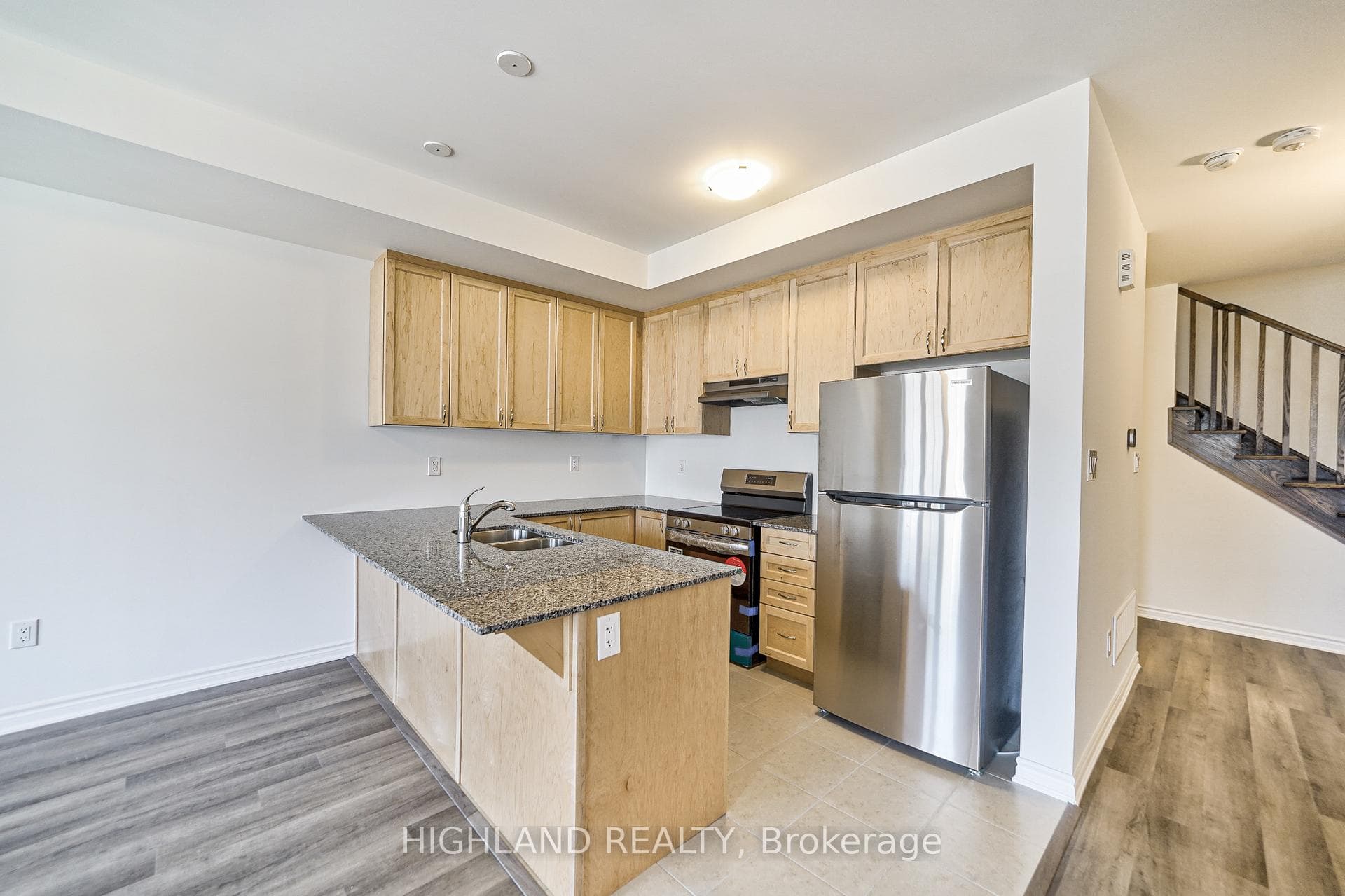 1839 Thames Circle photo 13