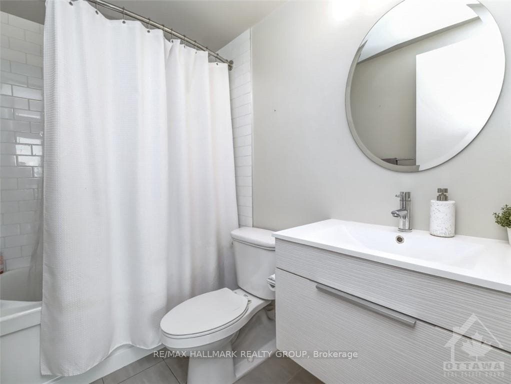 1025 RICHMOND Road Unit 907 photo 21