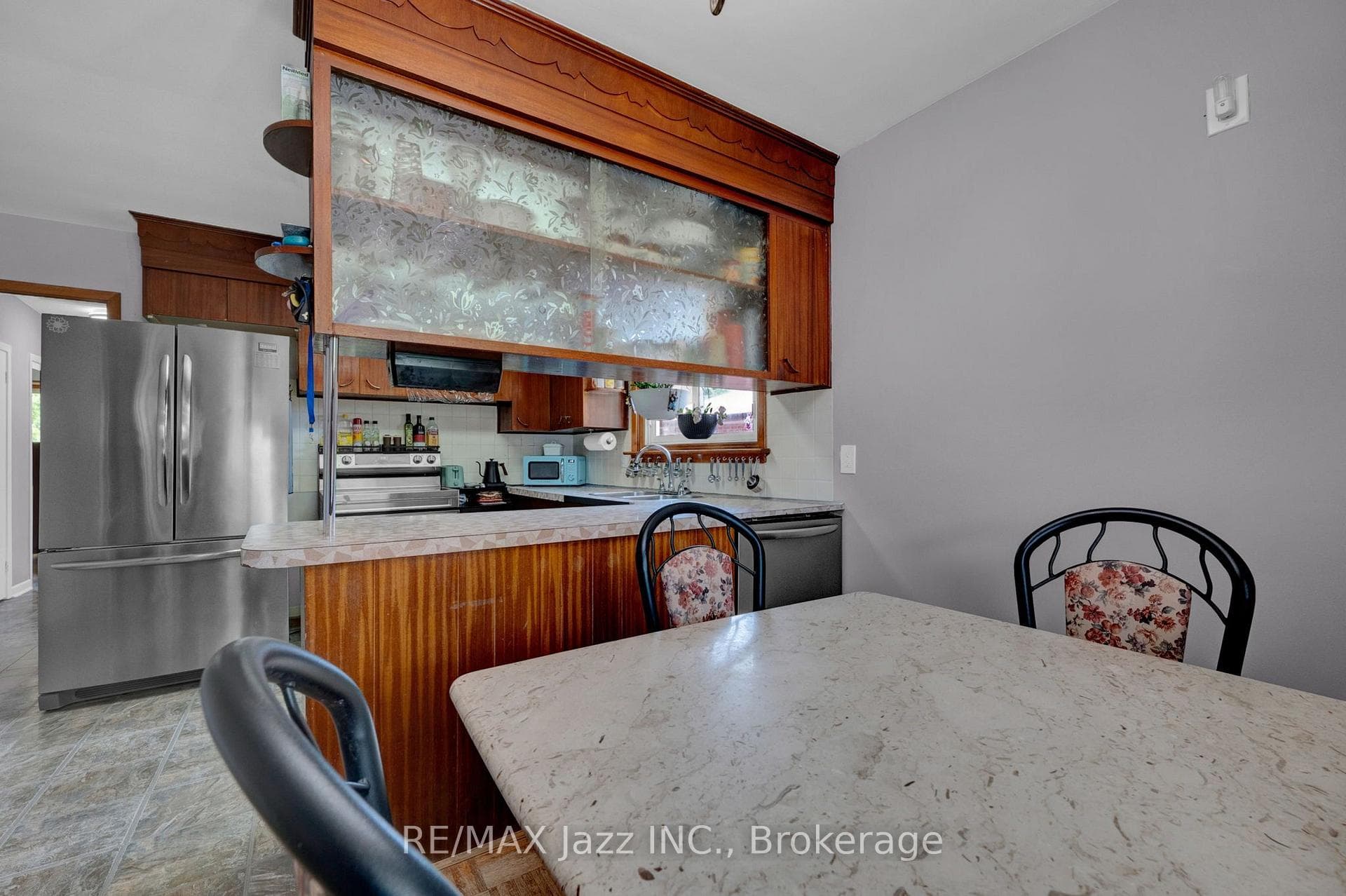 217 Annis Street photo 8