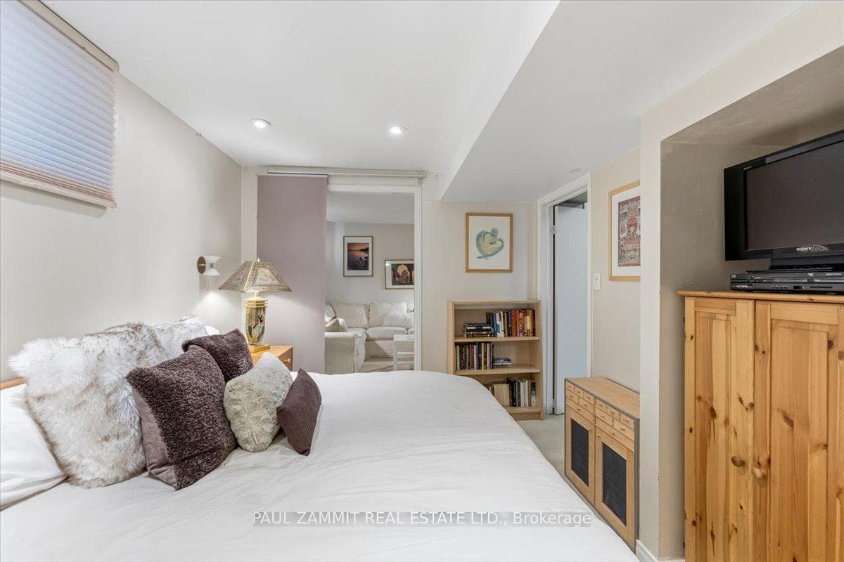 12 Kings College Road photo 27