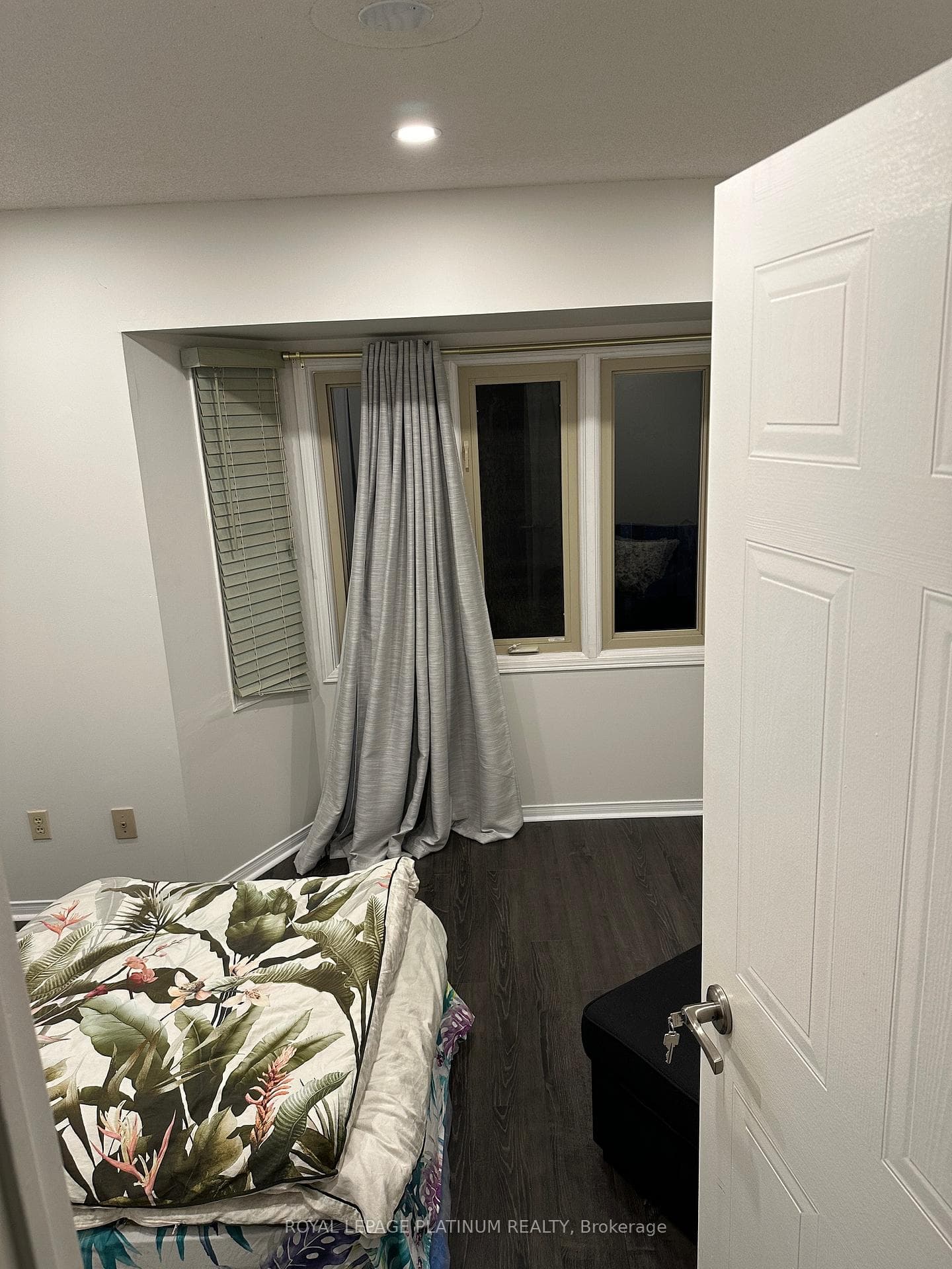 895 Maple Avenue Unit 611 photo 17