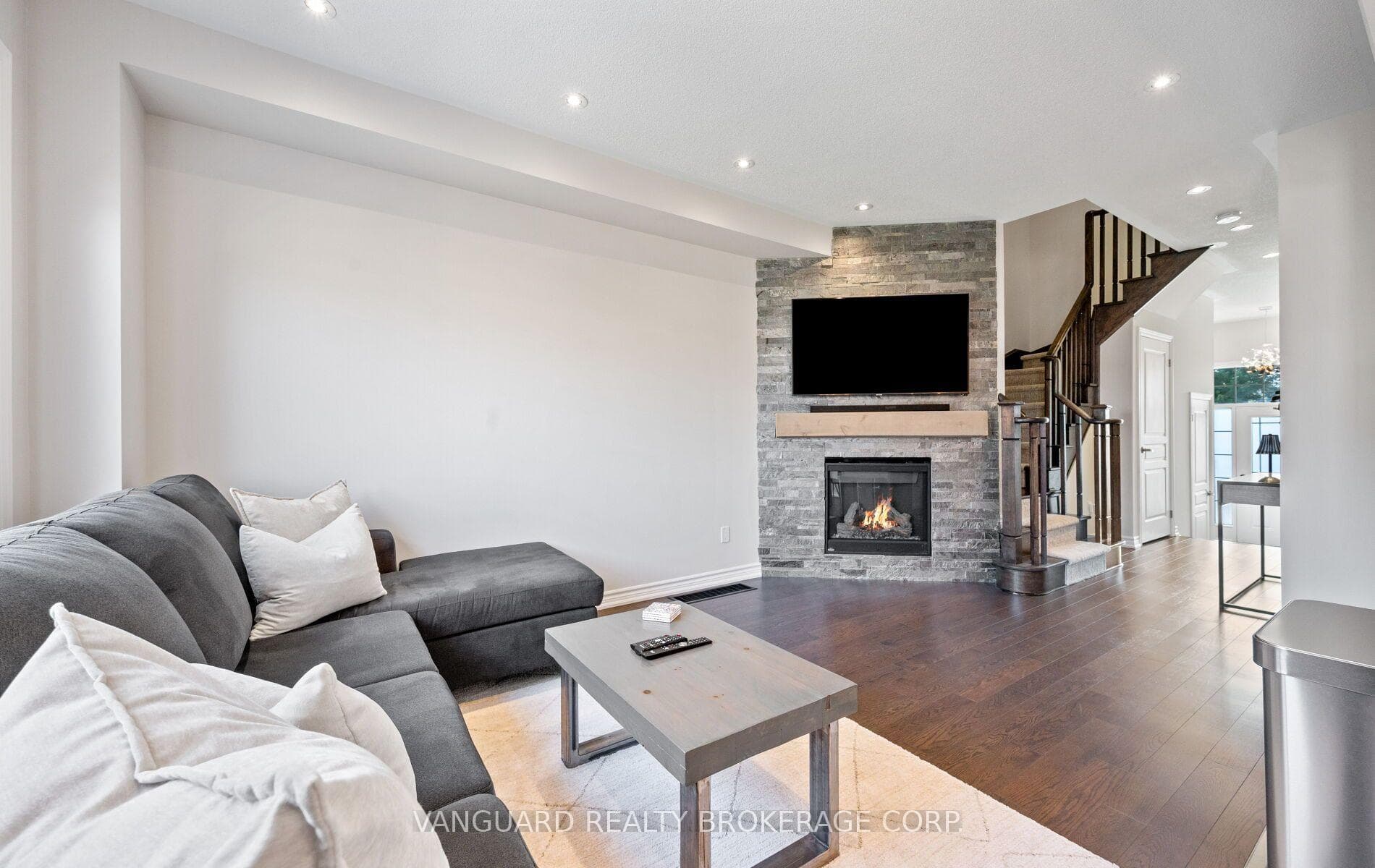 71 Hawke Crescent photo 10