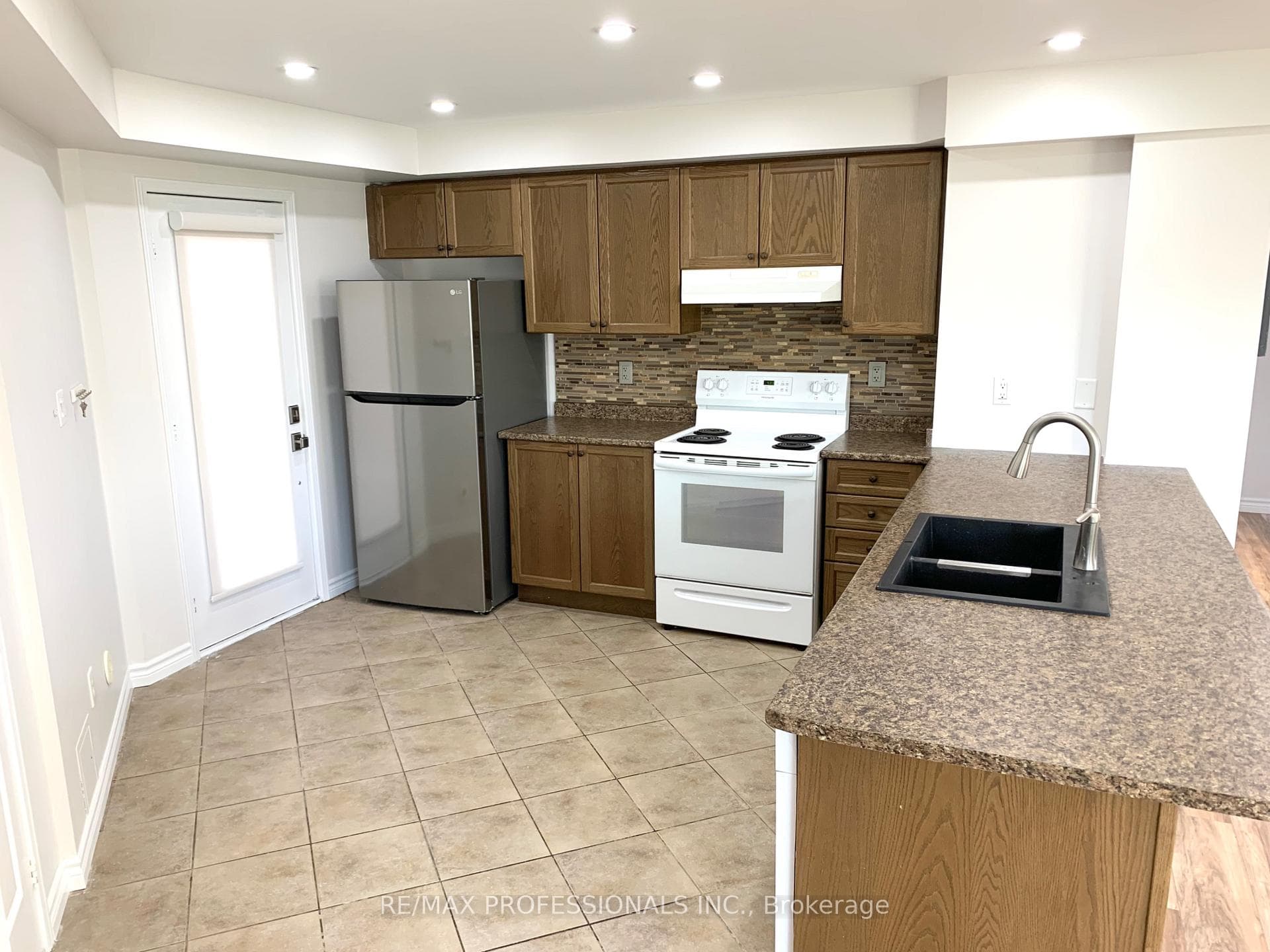 3395 Thomas Street Unit 3 photo 7