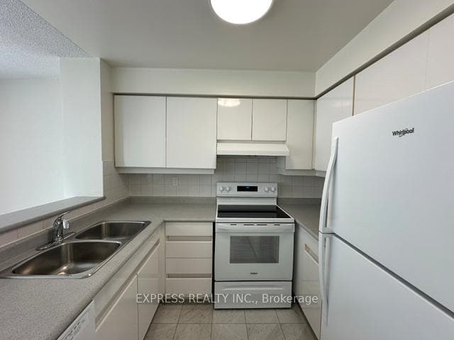 942 Yonge Street Unit 1104 photo 2