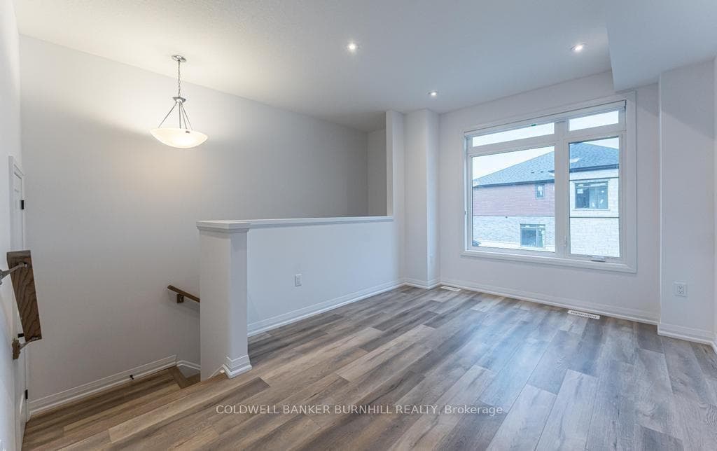 120 Court Drive Unit 19 photo 2