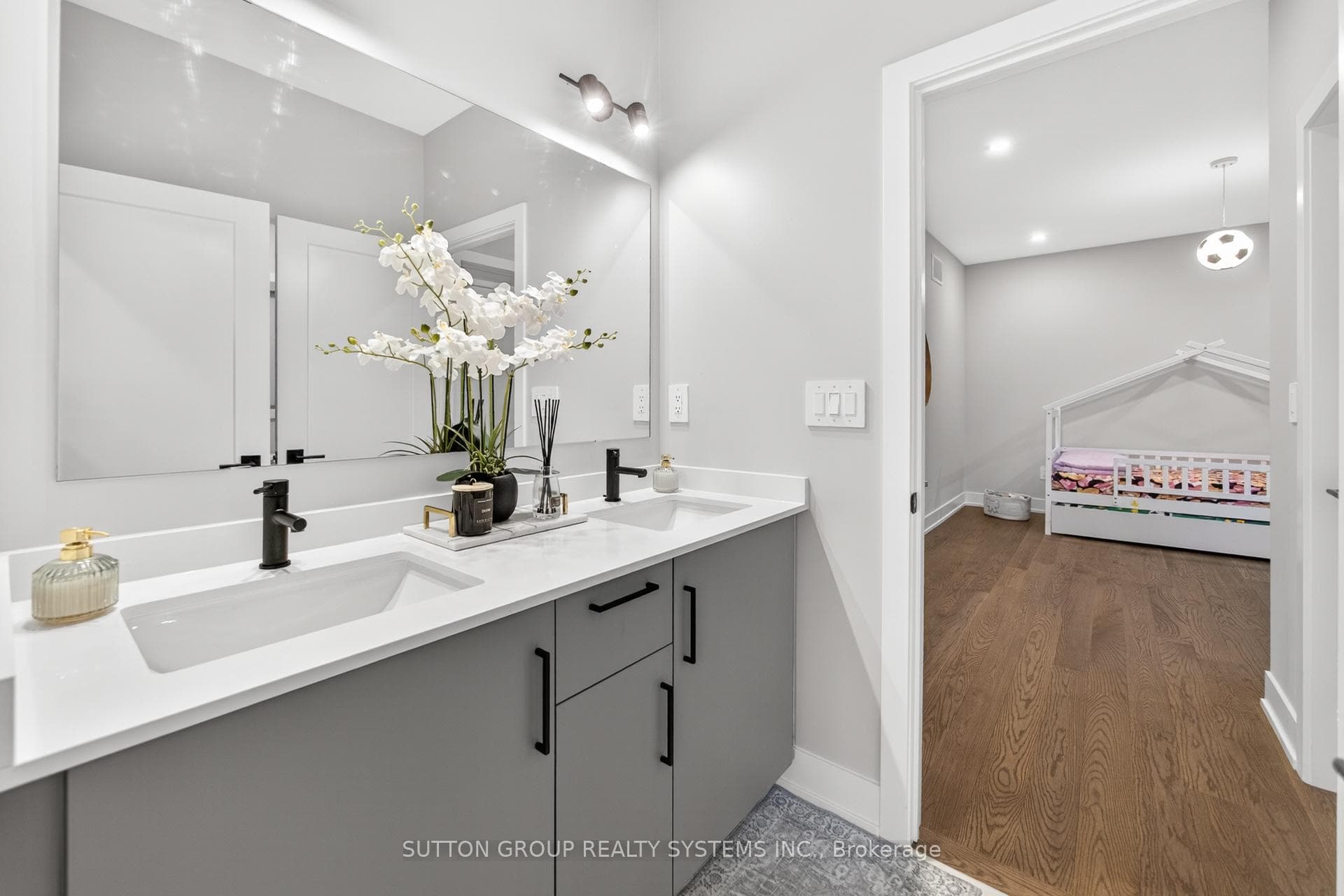 1530 Buttercup Court photo 32
