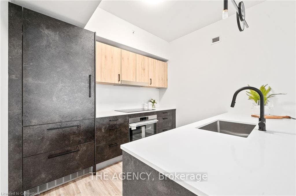 2 Dundas Street Unit 404 photo 19