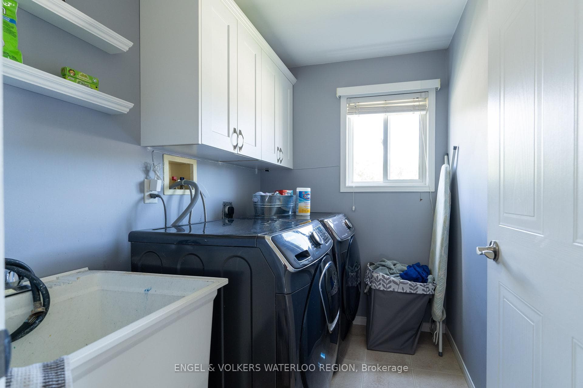 190 Daimler Drive photo 22