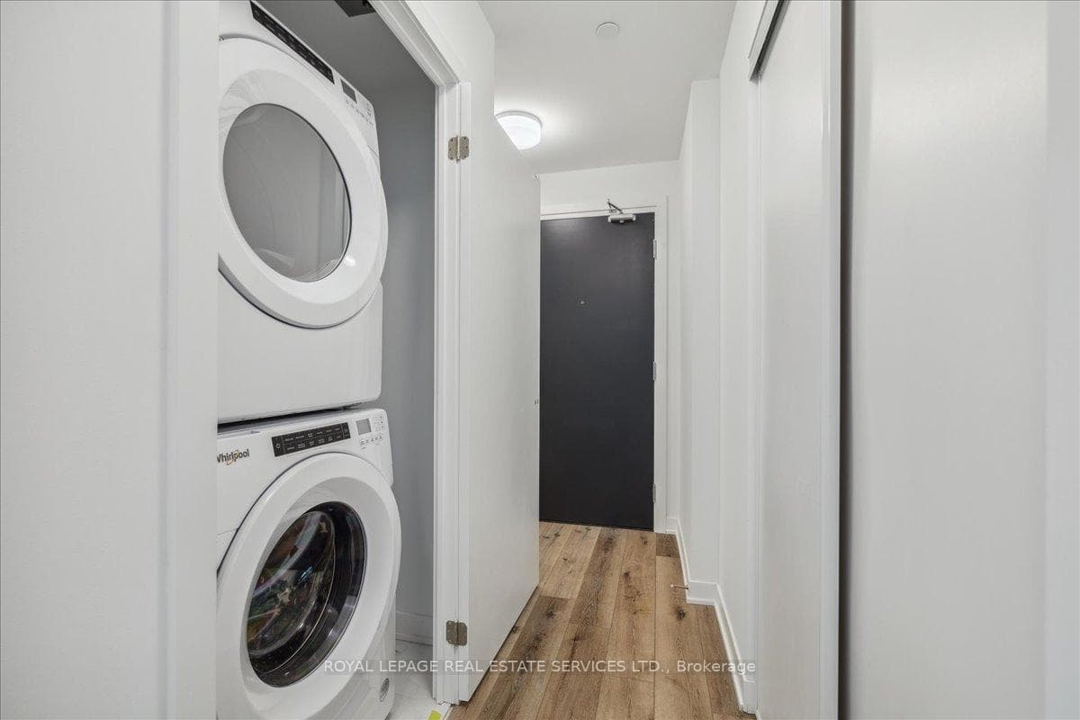 395 Dundas Street Unit 529 photo 6