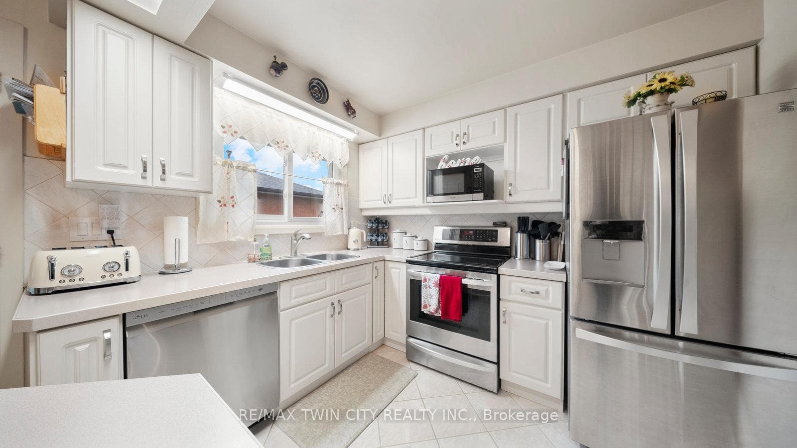 42 Palm Crescent photo 18