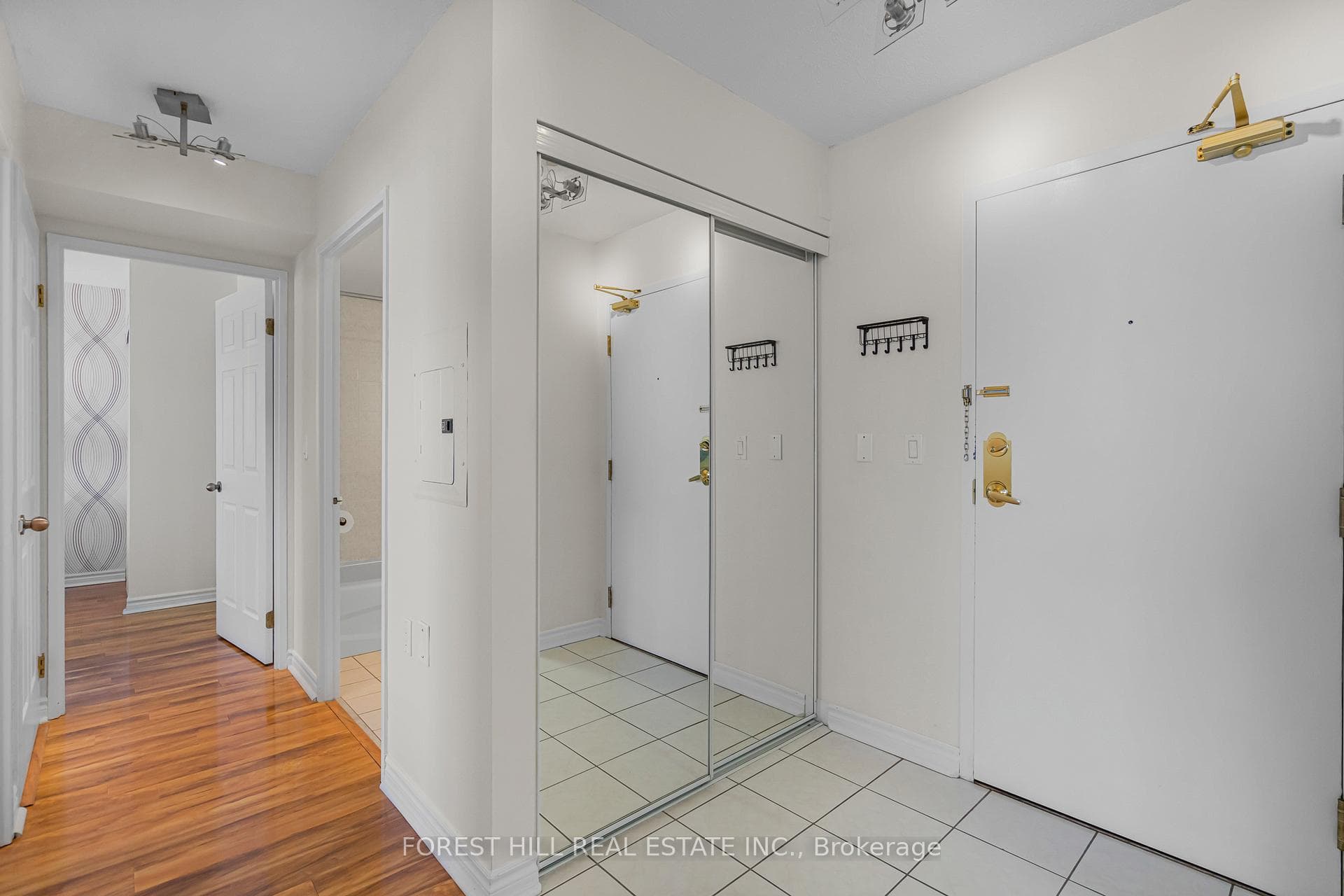 906 Sheppard Avenue Unit 602 photo 5