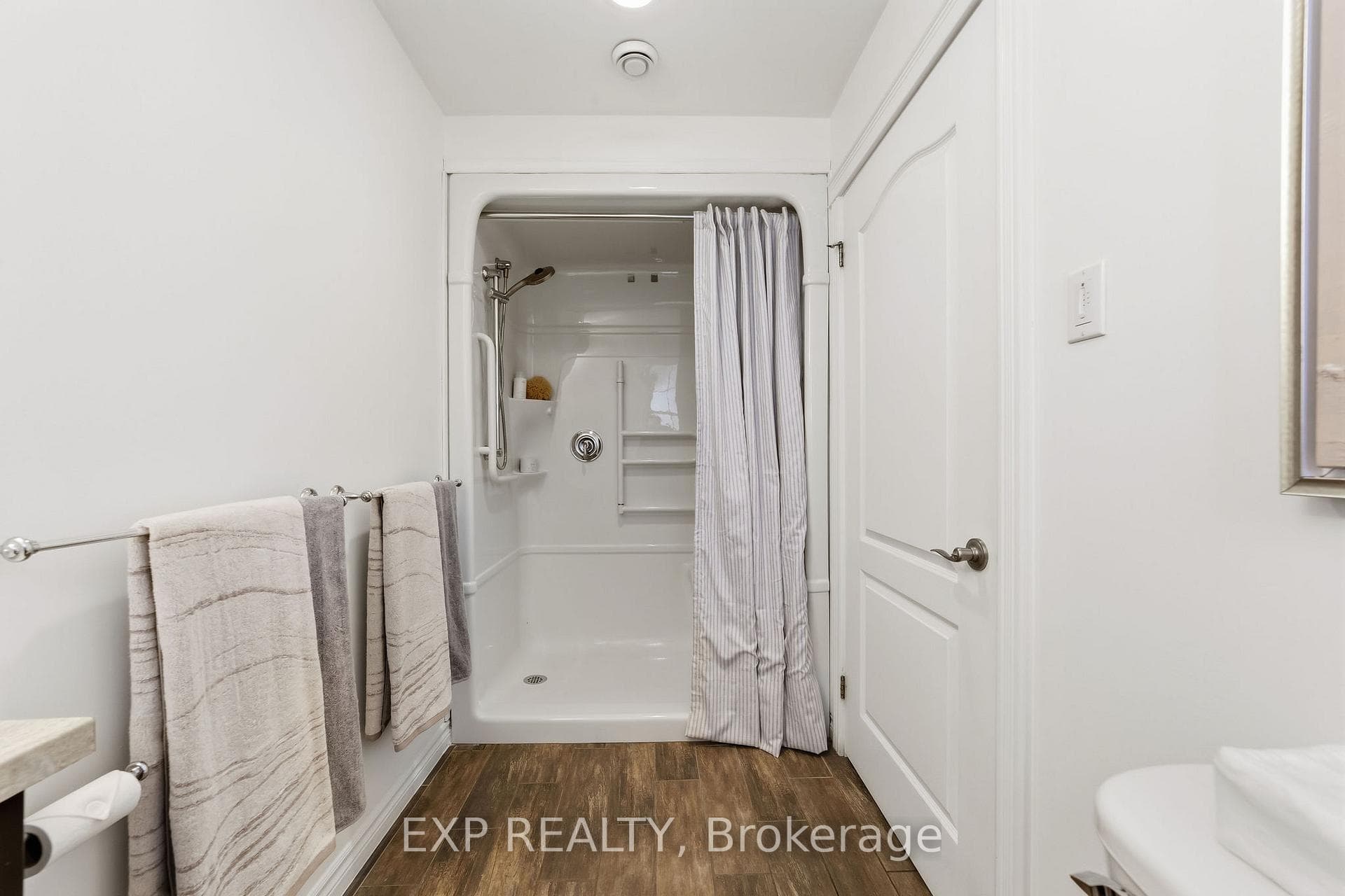 150 O'Mara Street photo 19