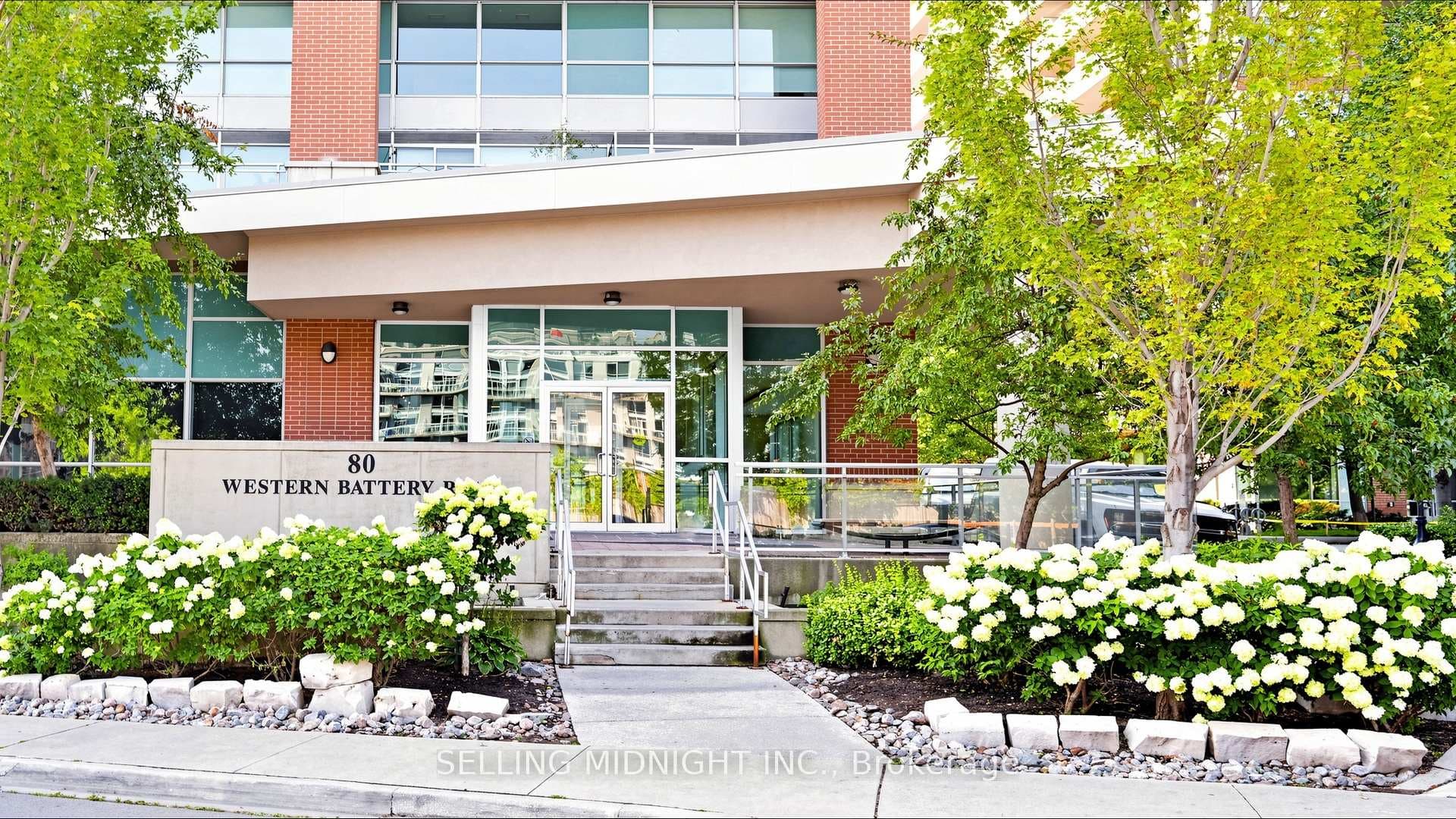 80 Western Battery Road Unit 307 photo 1