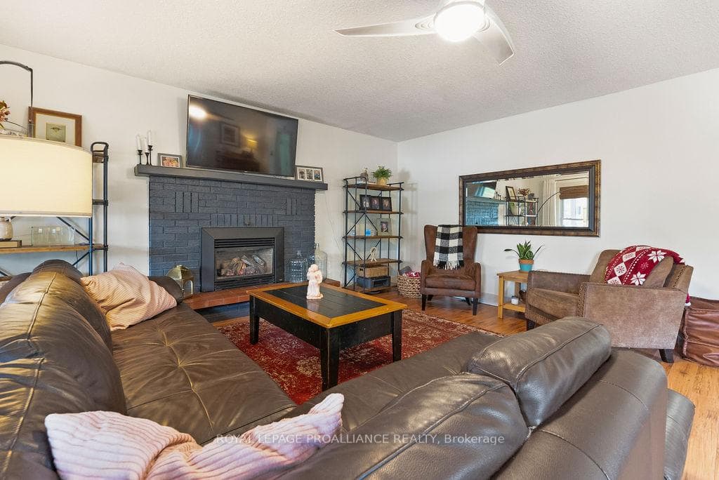92 St. Lawrence Street photo 27