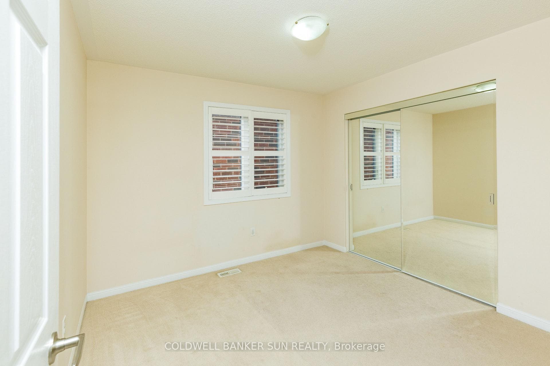 8 Dulverton Drive photo 27