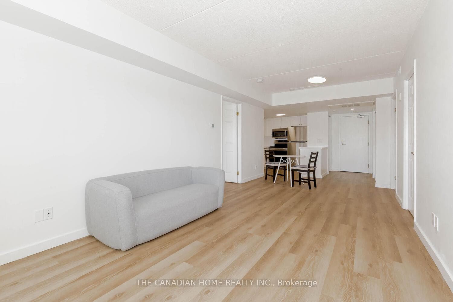 160 WELLINGTON Street Unit 205 photo 21