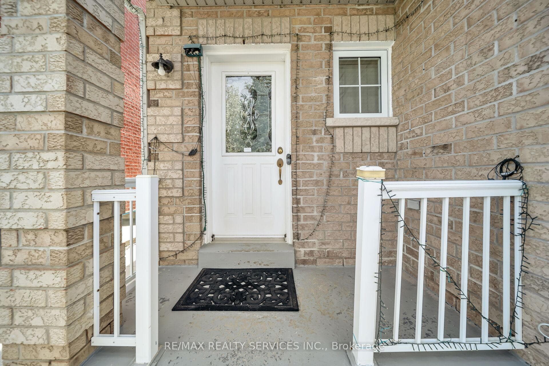 82 Footbridge Crescent photo 3