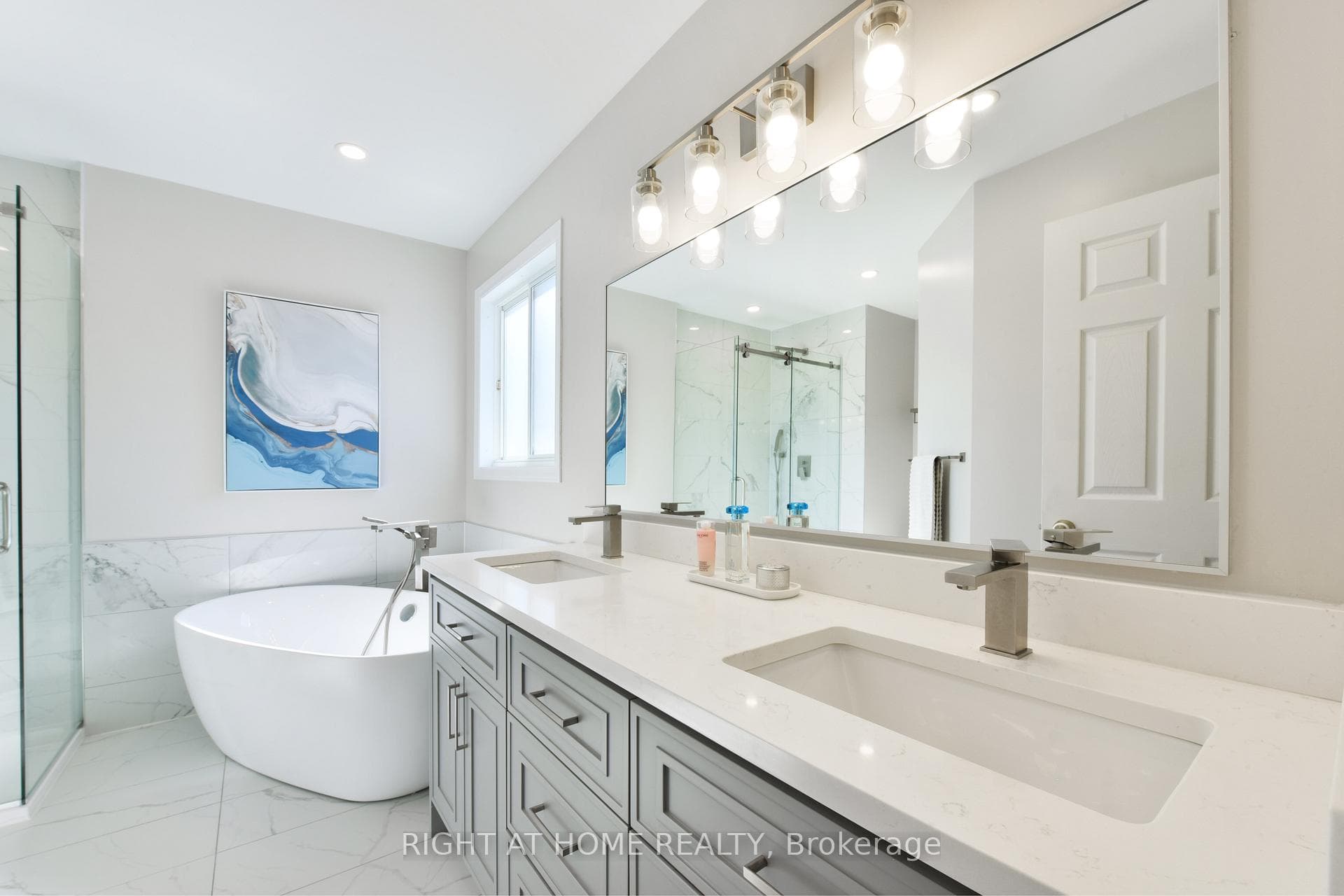 20 EVANSHEN Crescent photo 34