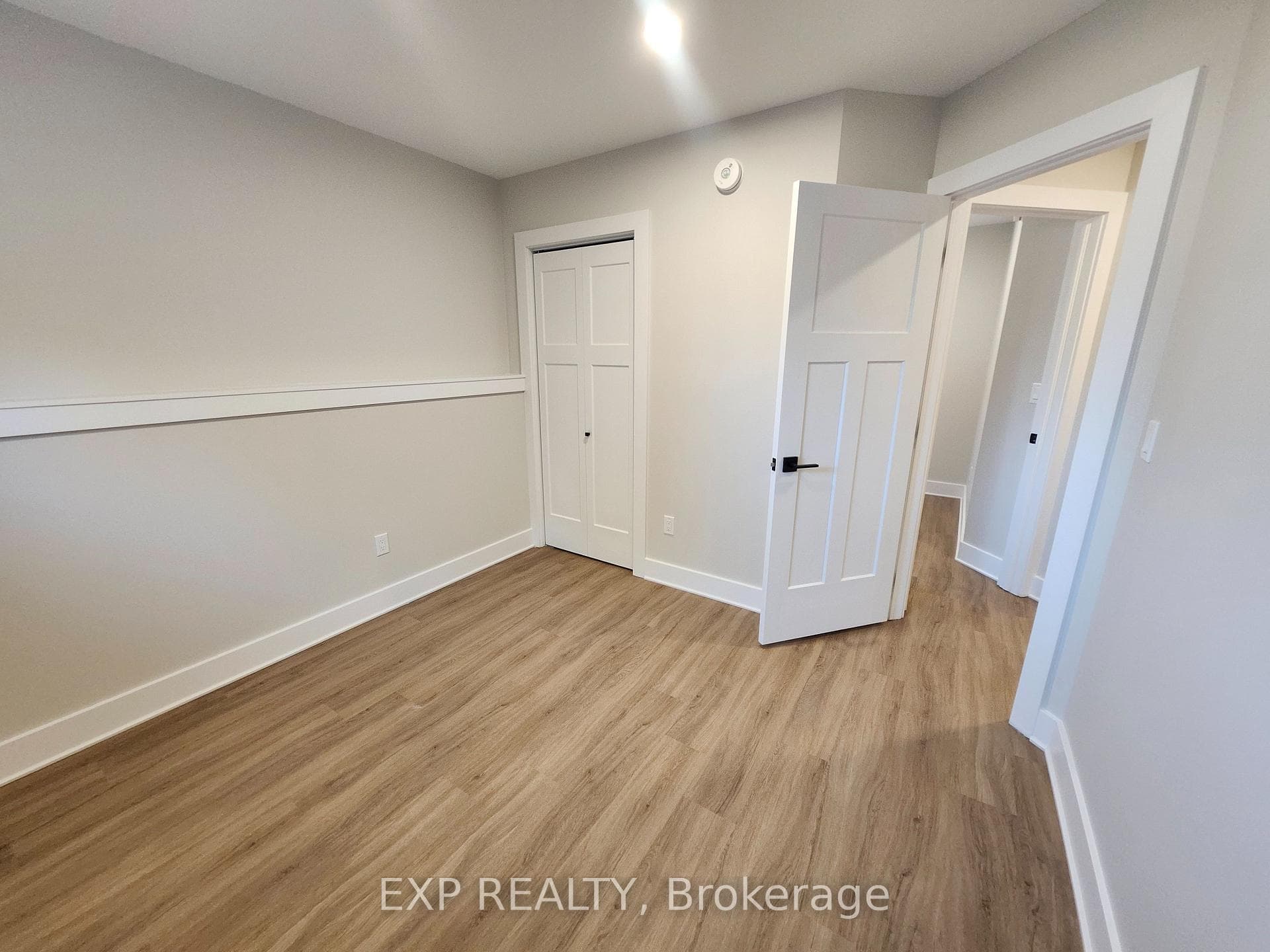 114 Lewis Street photo 4