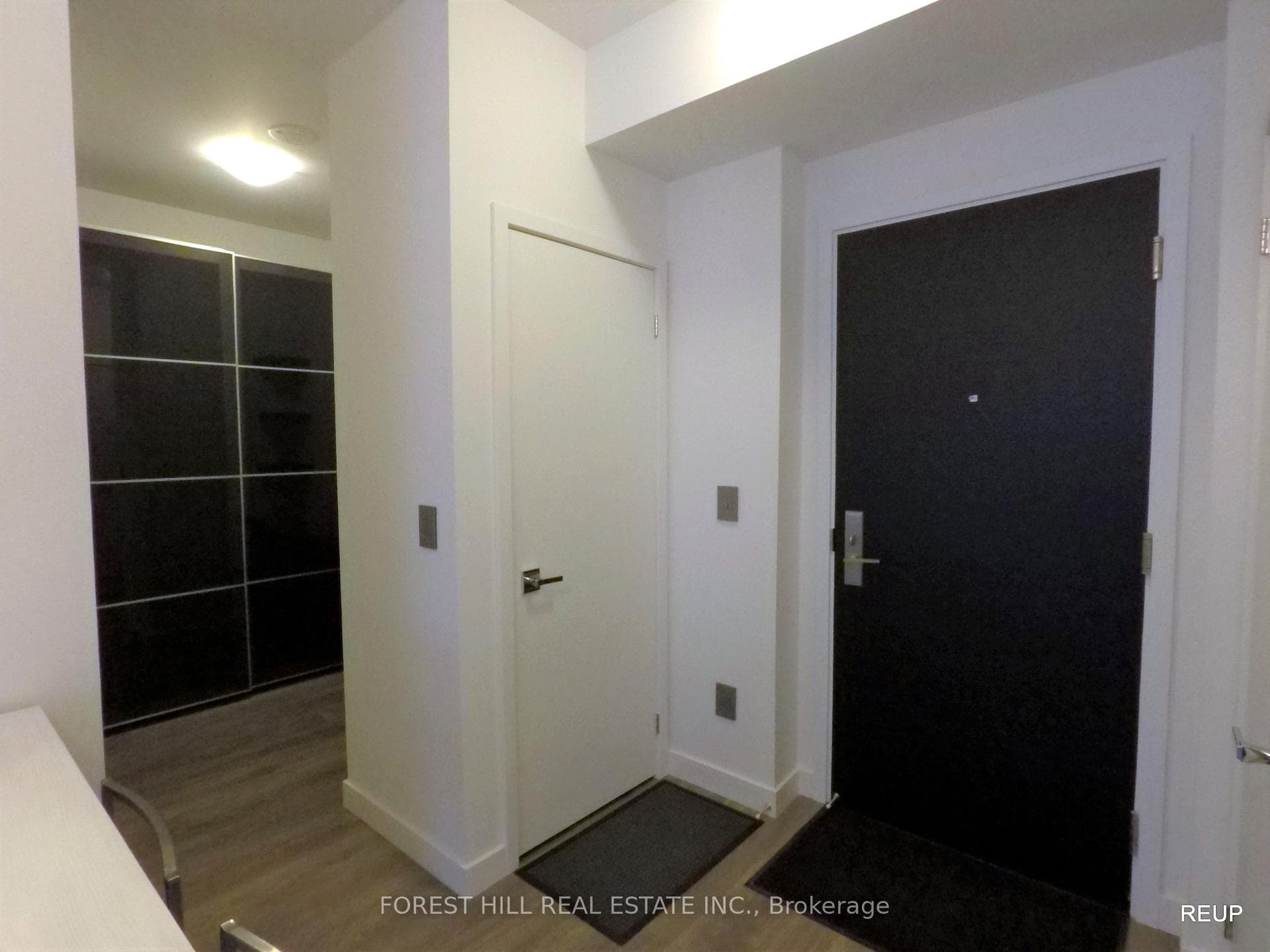 8 Eglinton Avenue Unit 2402 photo 3