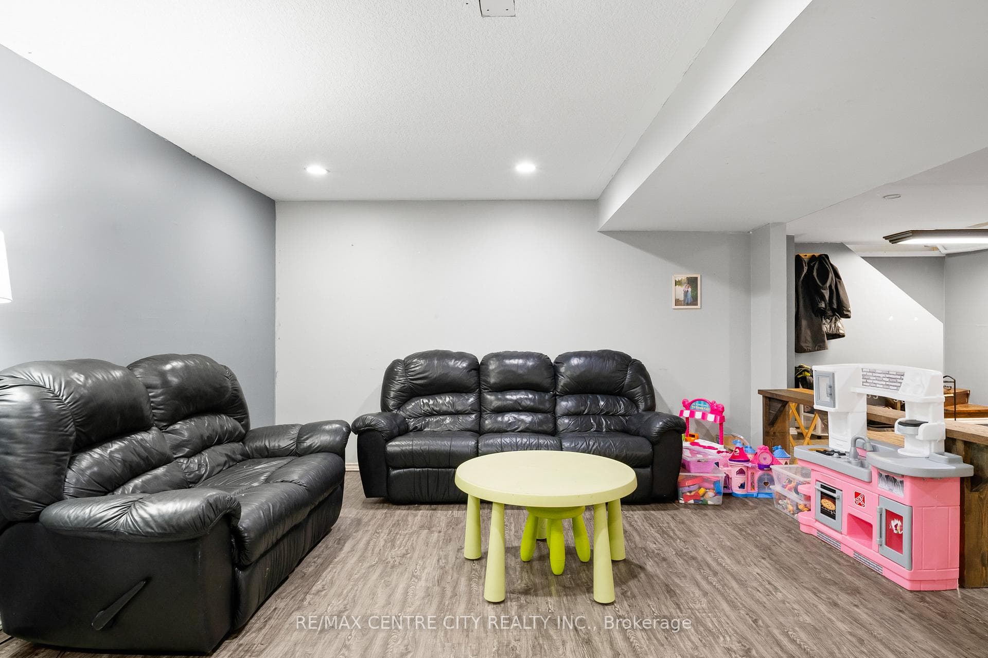 135 Caverly Road photo 21
