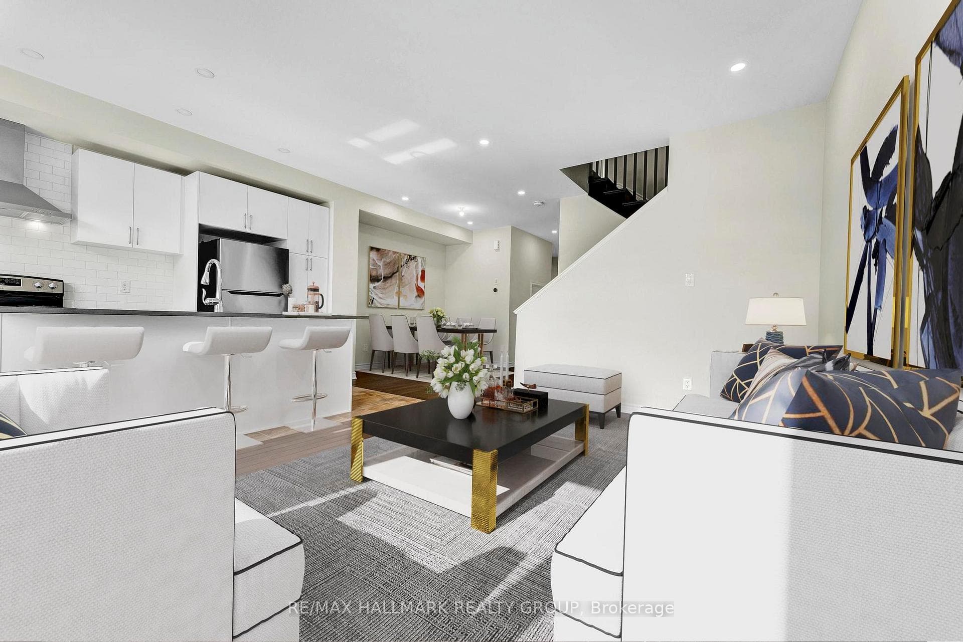 566 Cannes Crescent photo 8