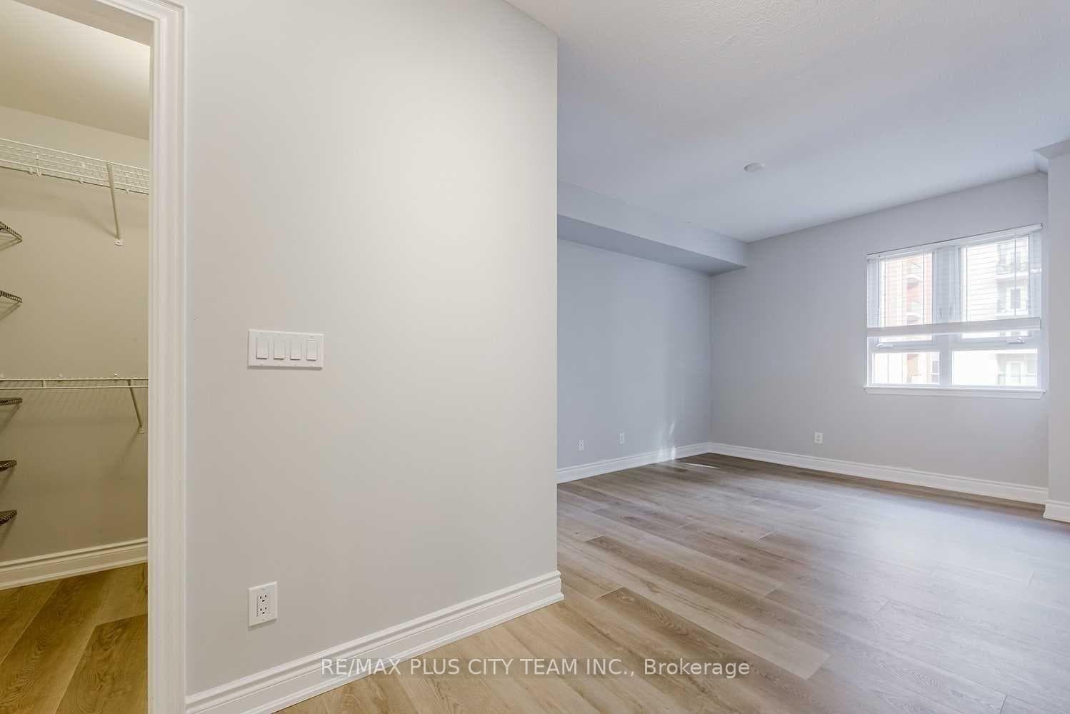 399 Elizabeth Street Unit 609 photo 8