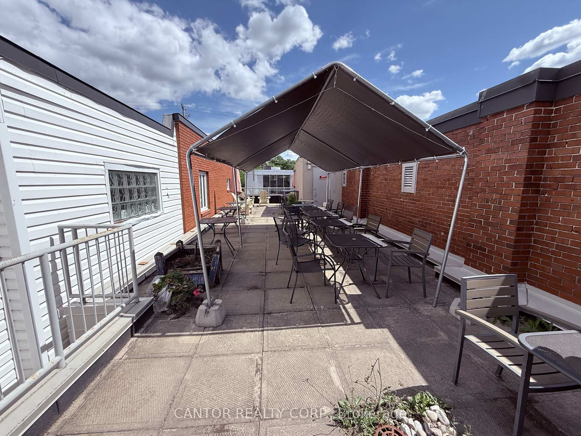 379 Richmond Road photo 12