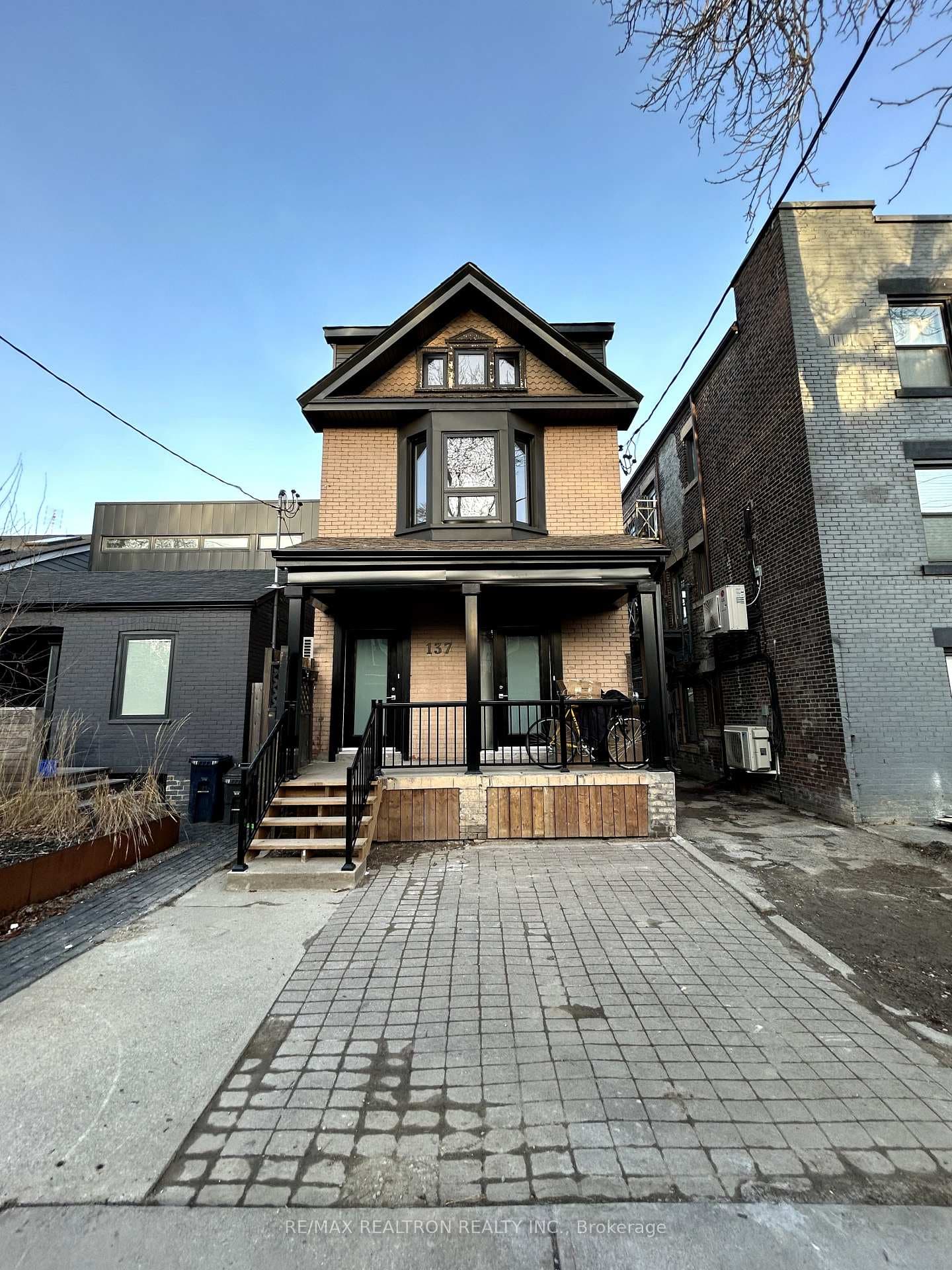 137 Curzon Street Unit 3 photo 1