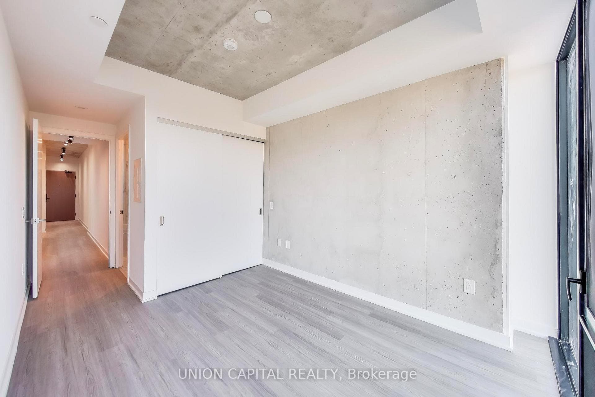 195 McCaul Street Unit 502 photo 17