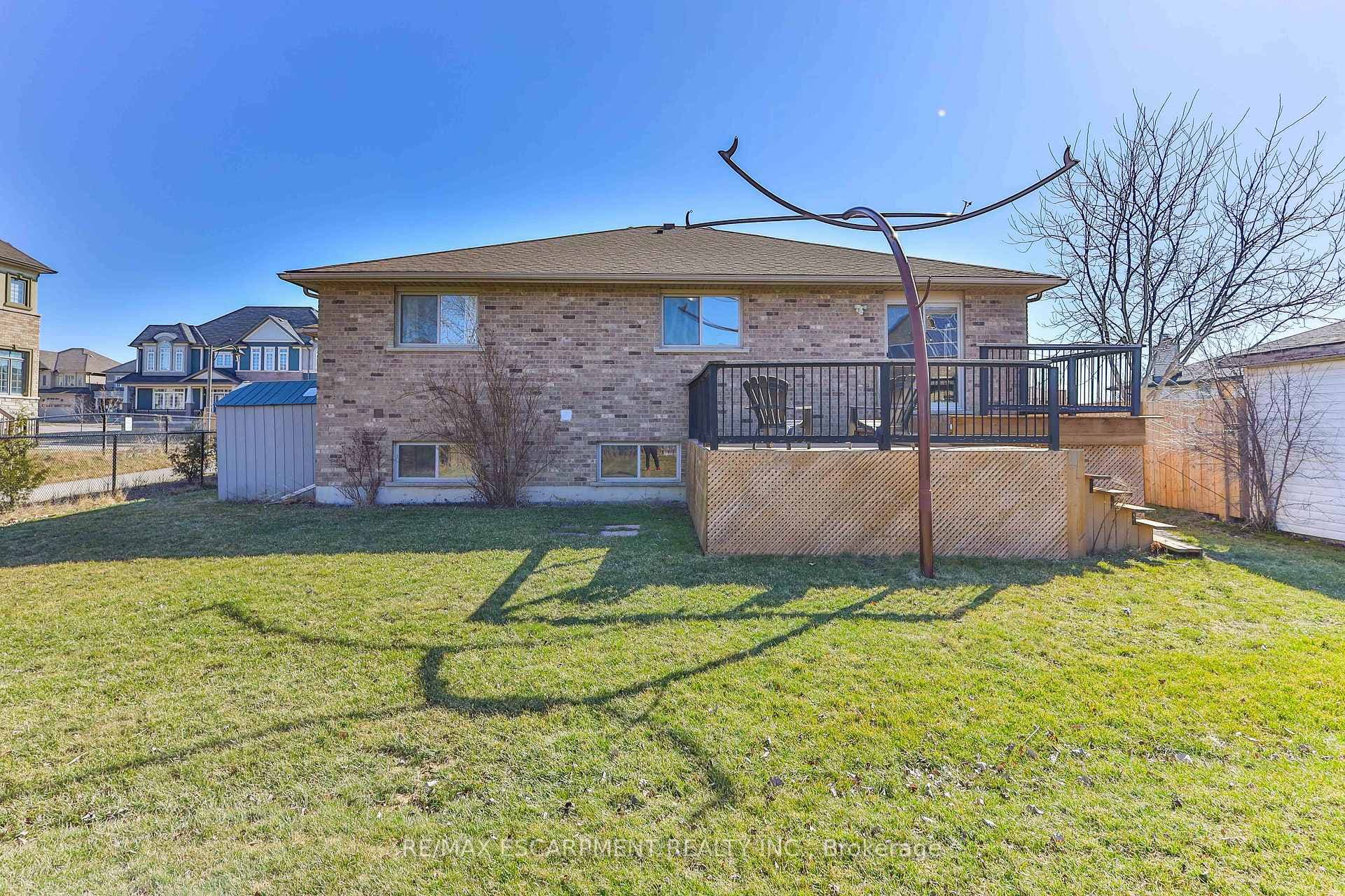 98 THOMAS Avenue photo 5