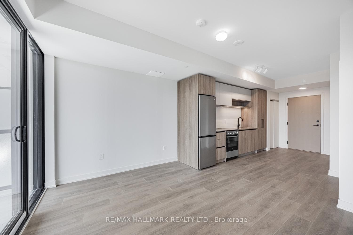 181 Sterling Road Unit 703 photo 13