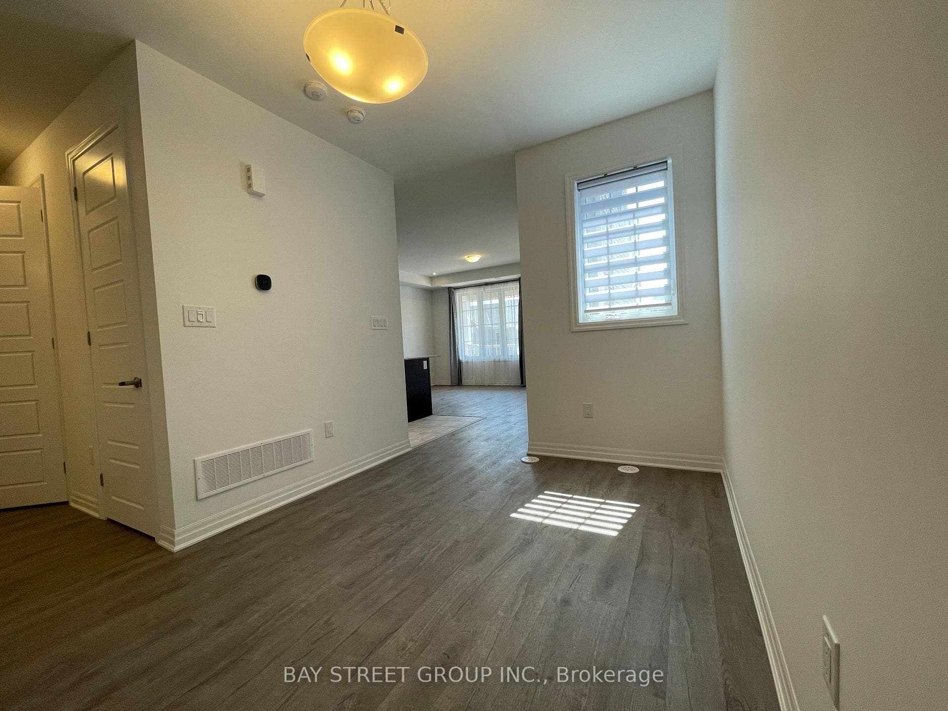 1829 Thames Circle photo 4