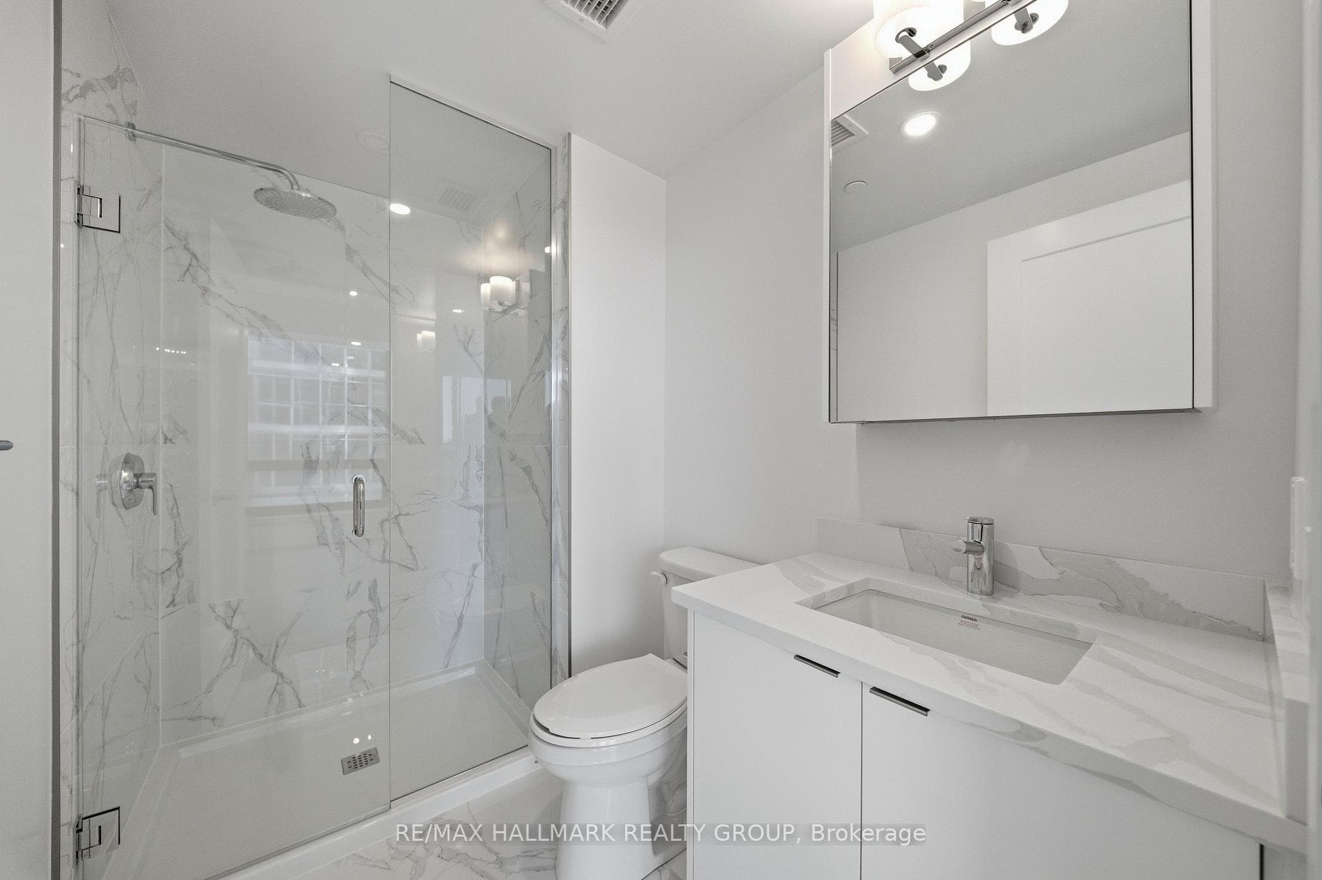 180 George Street Unit 1407 photo 18