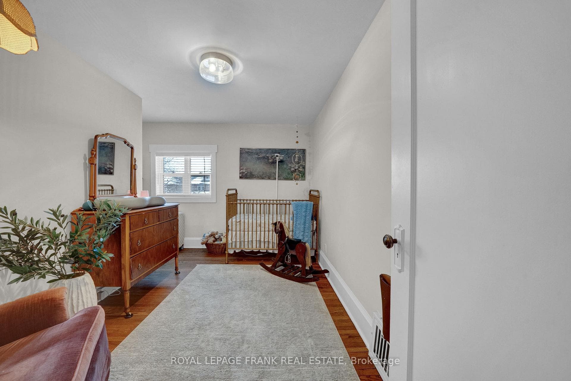 86 Roxborough Avenue photo 30