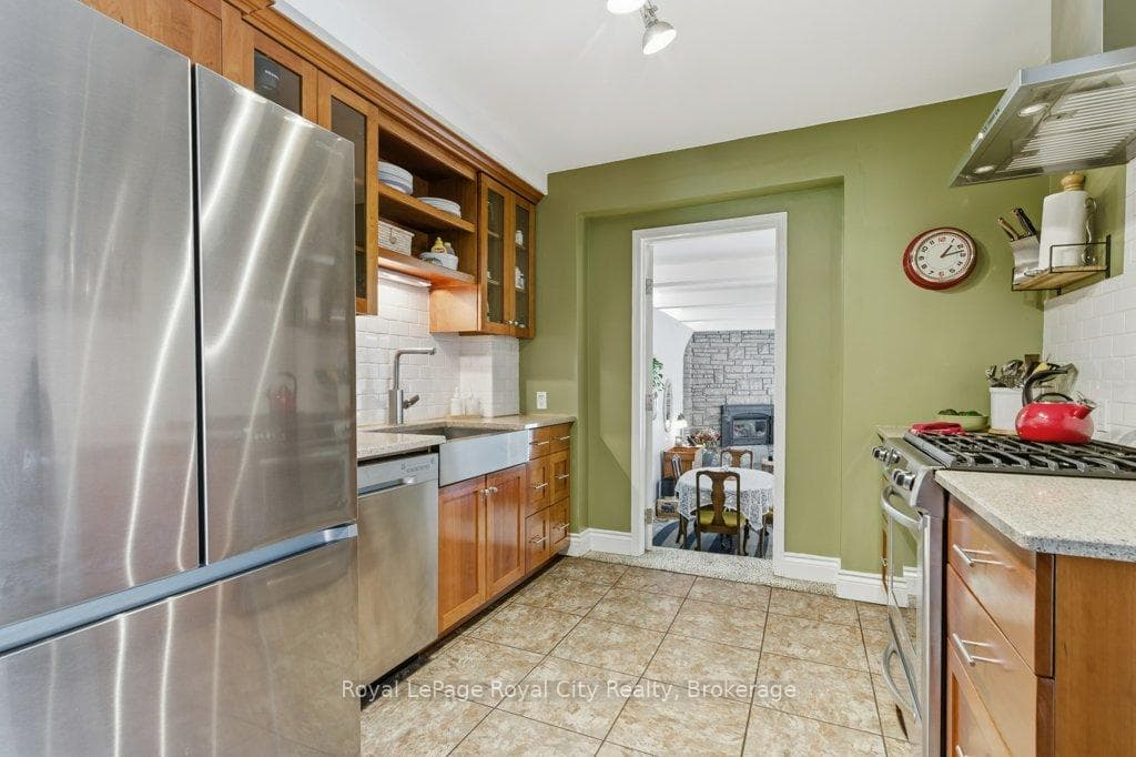 104 Kathleen Street photo 13