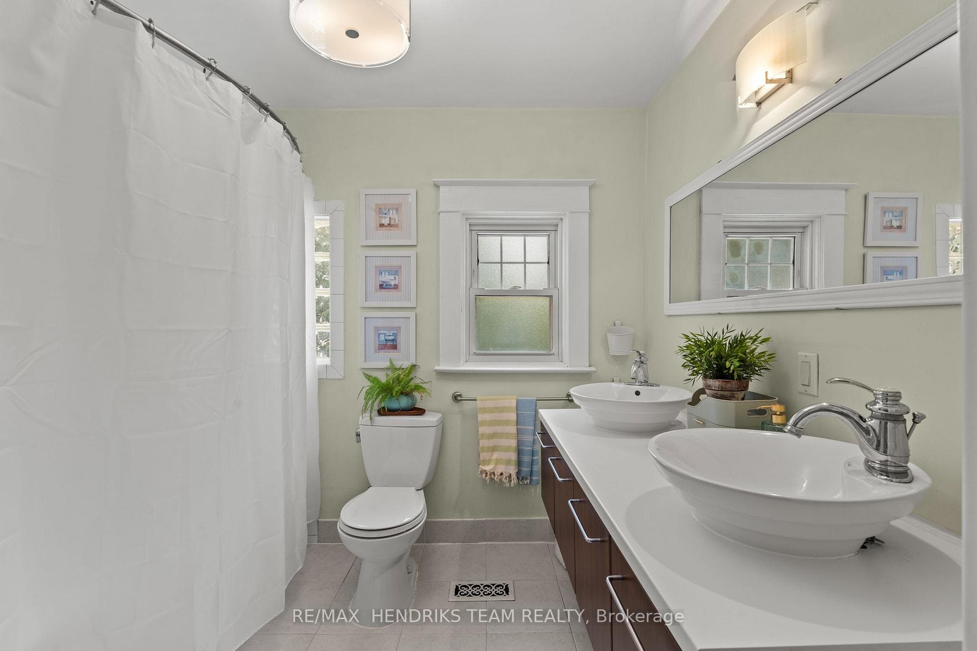 150 York Street photo 27