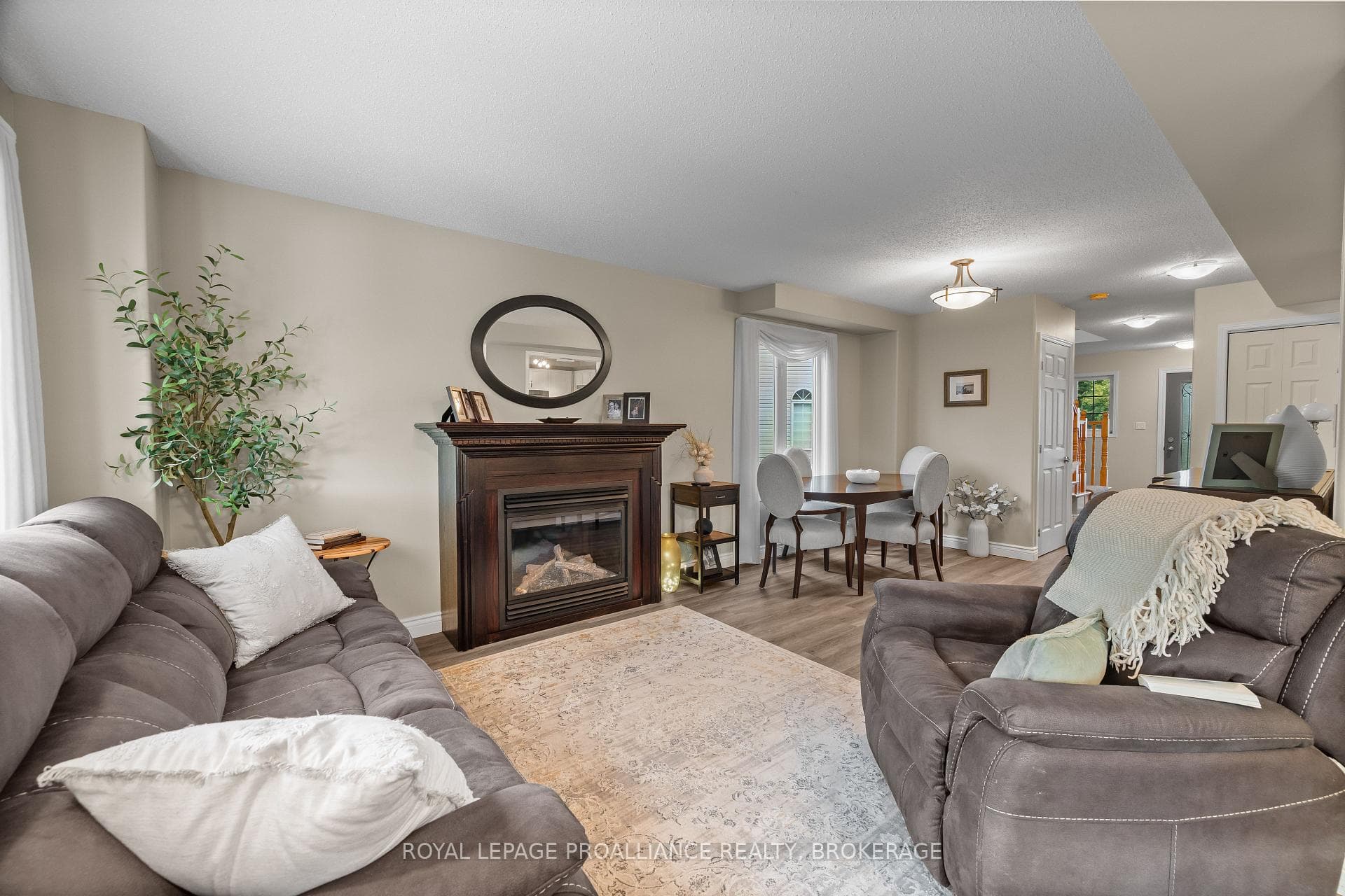 954 Rainbow Crescent photo 11