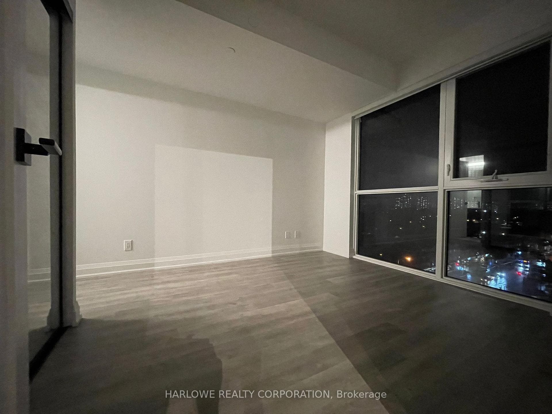 2369 Danforth Avenue Unit 906 photo 8