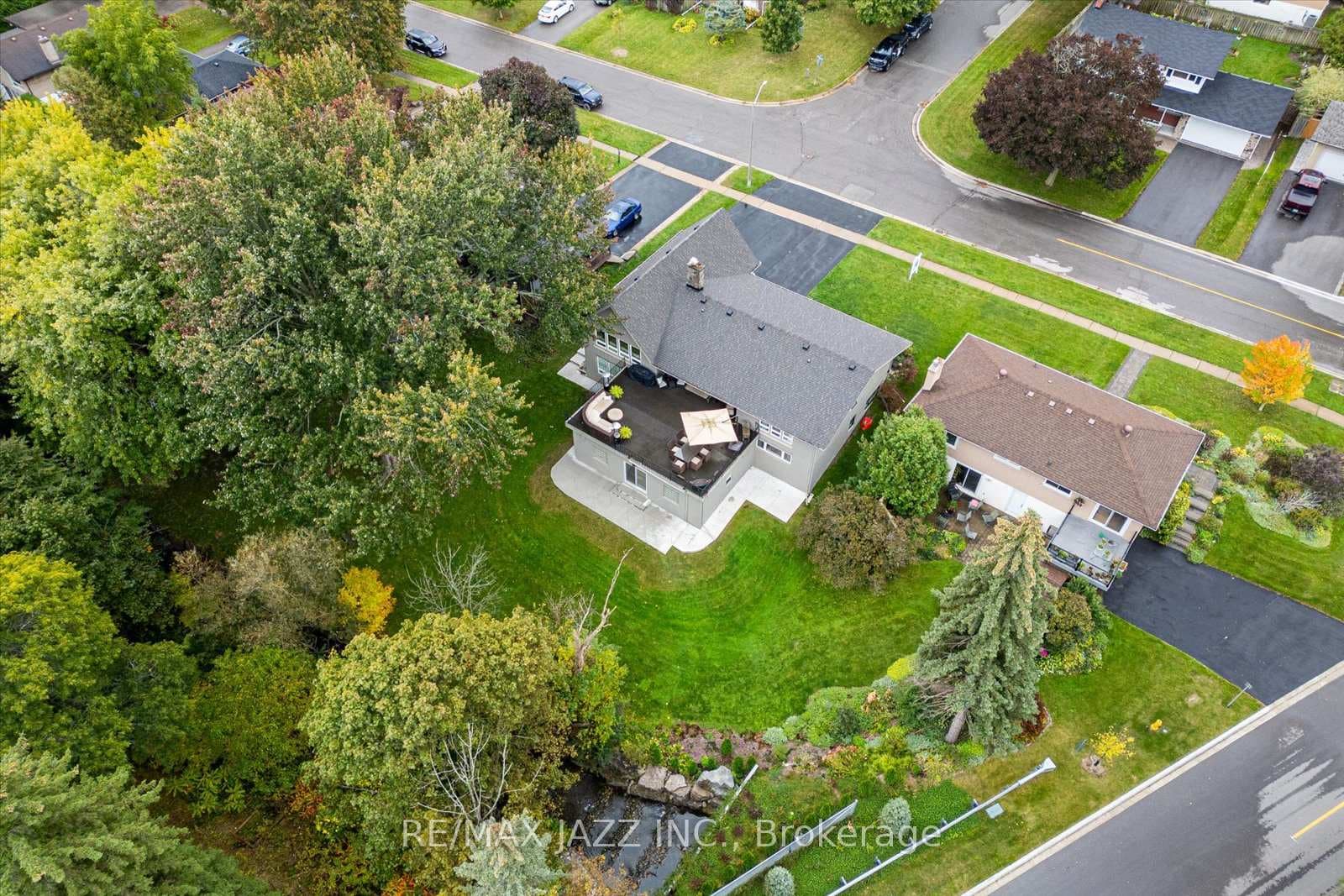 791 Oshawa Boulevard photo 31