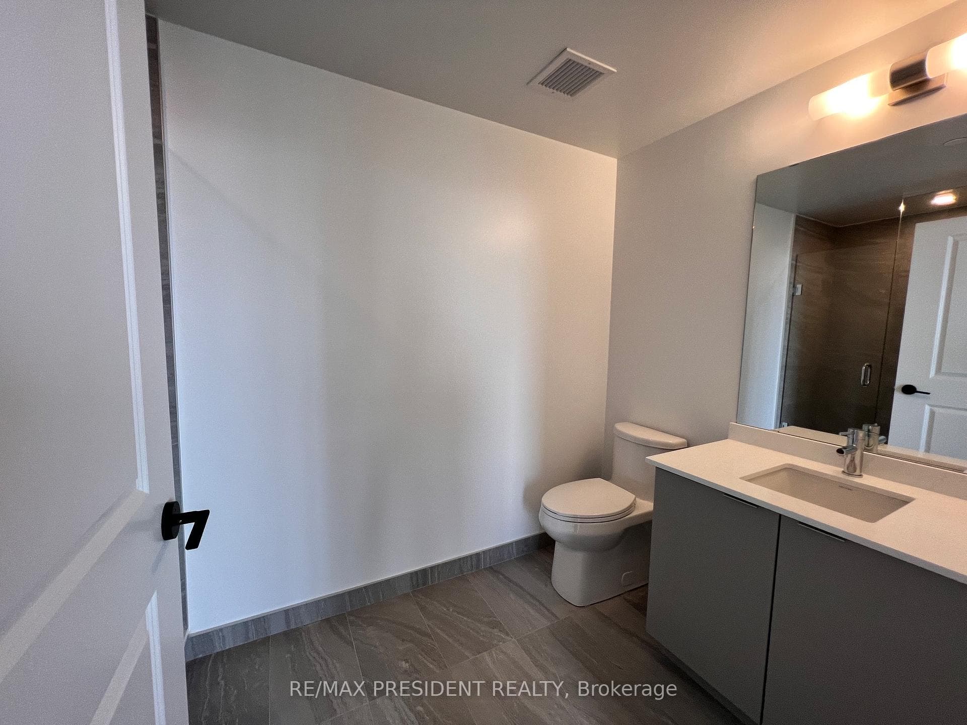 2075 Lakeshore Road Unit 1409 photo 6
