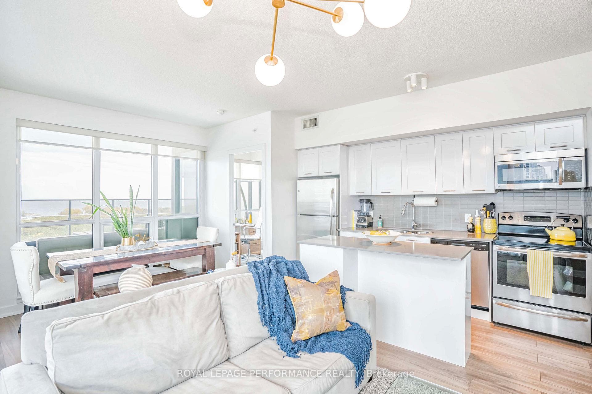 2212 Lake Shore Boulevard Unit 901 photo 4