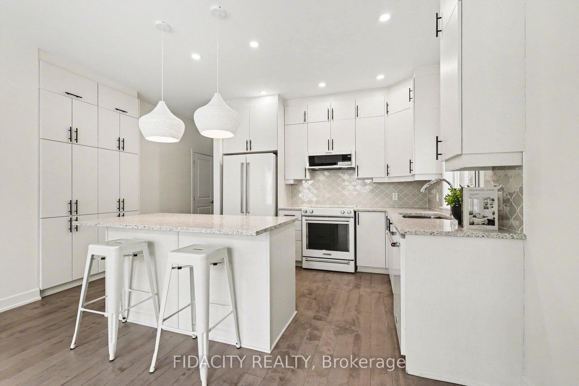 565 Bobolink Ridge photo 13